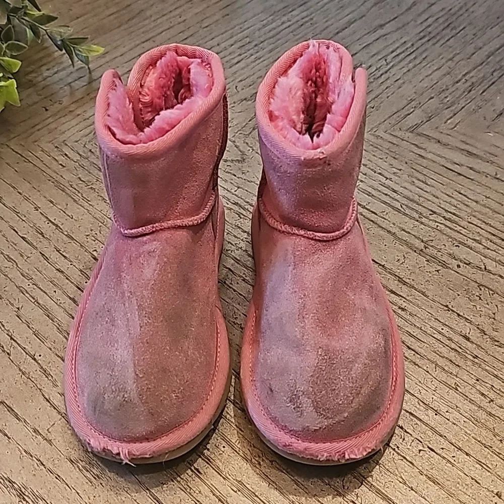 Pink UGG size 13 - Picture 2 of 8